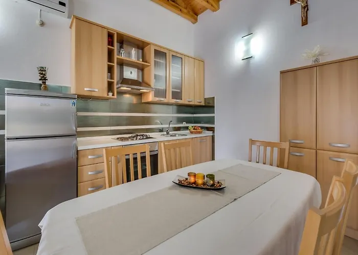 In With Pool Near Pebble Dom wakacyjny *