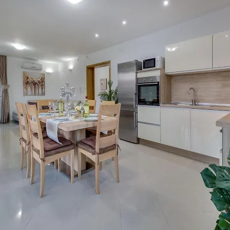 Spacious In With Pool Holiday home